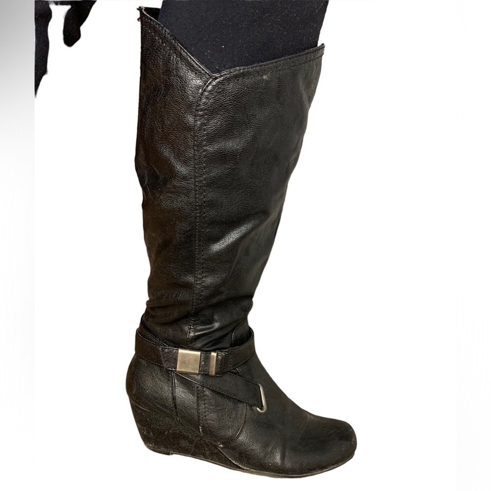 bare traps “Caylen” wedge boots. Size 7.